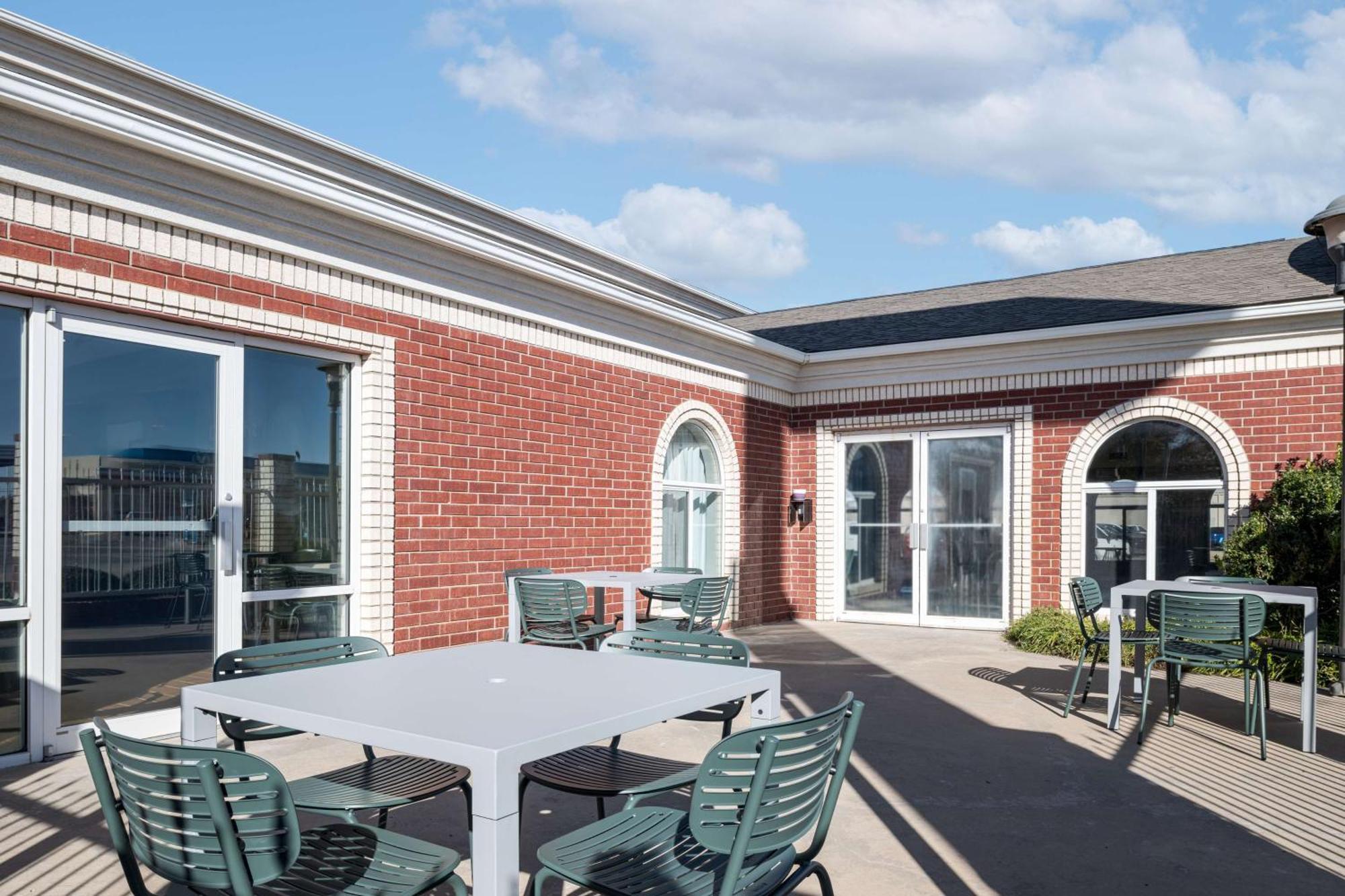 Spark By Hilton Dumas Exterior photo